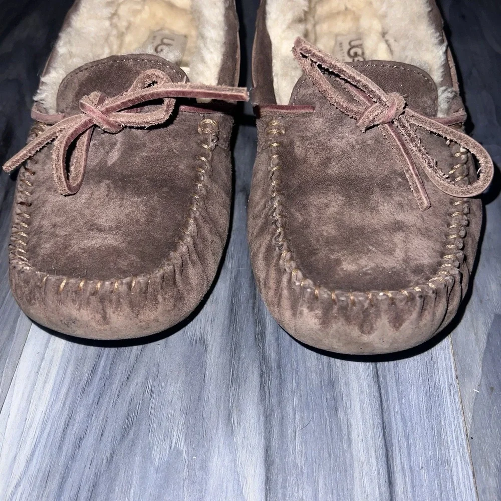UGG Olsen Suede Sheepskin Loafer Mocs Size Womens 7 Slip On Slipper Brown